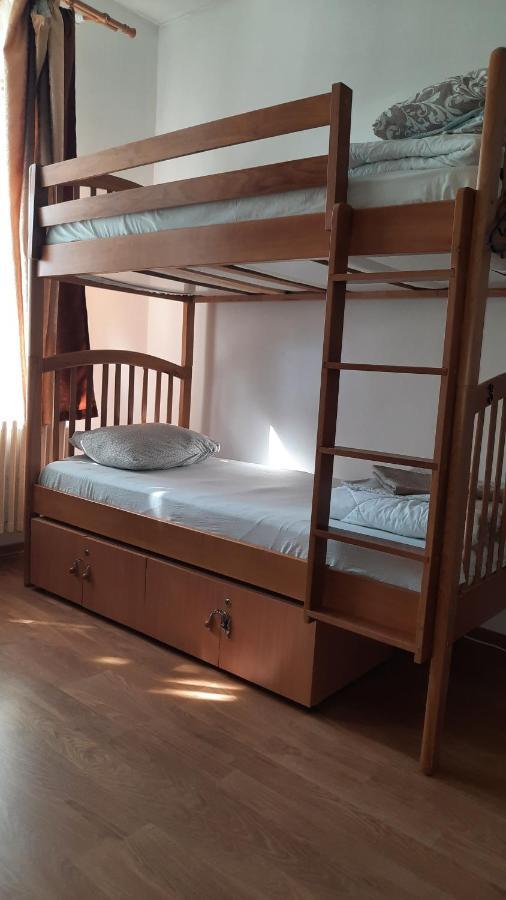 Hostel Andrei ヤシ エクステリア 写真
